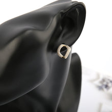 Load image into Gallery viewer, Gemstone Cluster Earrings E02523G