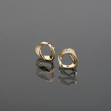 Load image into Gallery viewer, Maya Twisted Earrings E02498G
